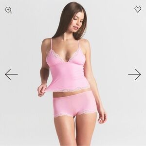 SKIMS FITS EVERYBODY LACE TRIANGLE CAMI AND BOY SHORT SET